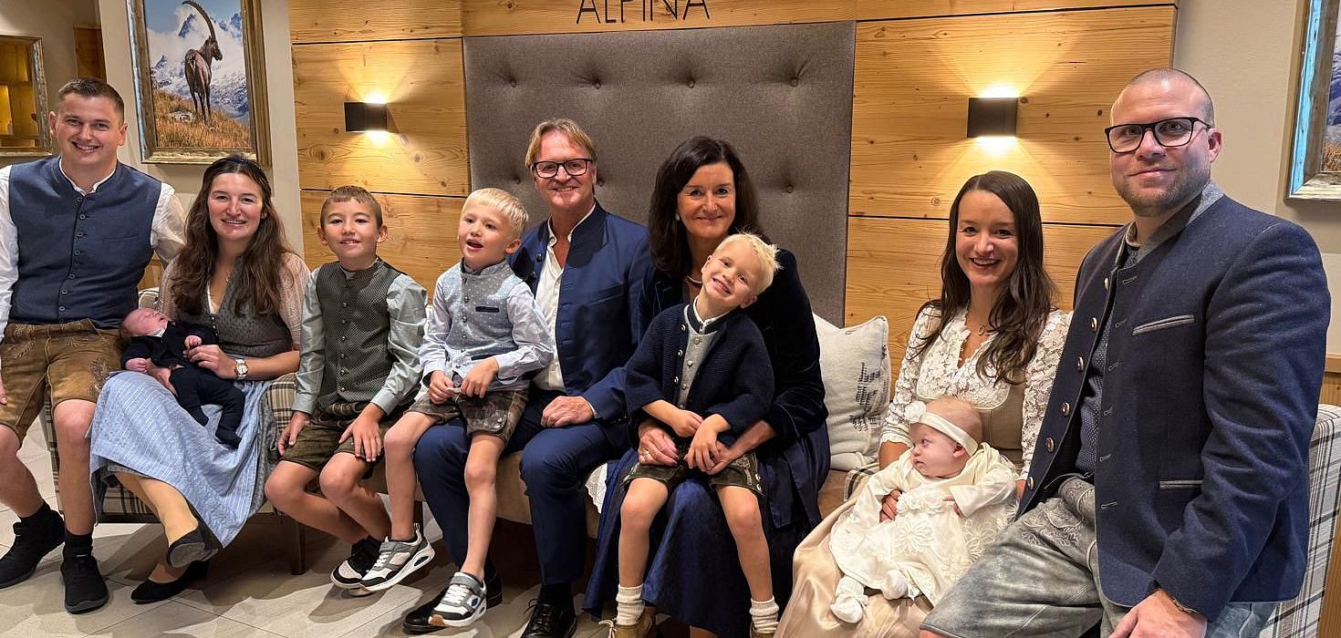 FamilieGruberFestlichWellnessResortHotelAlpinaKoessenKaiserwinklTirol